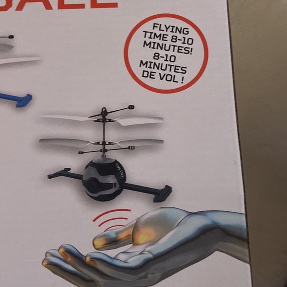 Flying drone - Picture 5 of 5